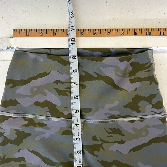 NWT Fleo El Toro 25” Leggings Cadence Camo Womens Size S Workout Active Pants - Picture 7 of 8